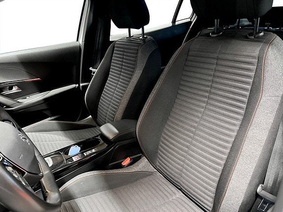 Peugeot e-2008 5 of 15