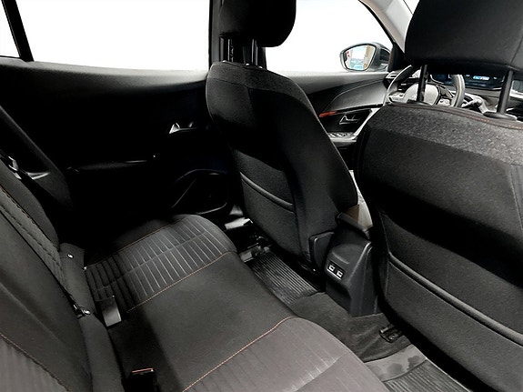 Peugeot e-2008 12 of 15