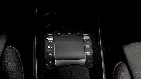 Mercedes-Benz GLA 250 15 of 16