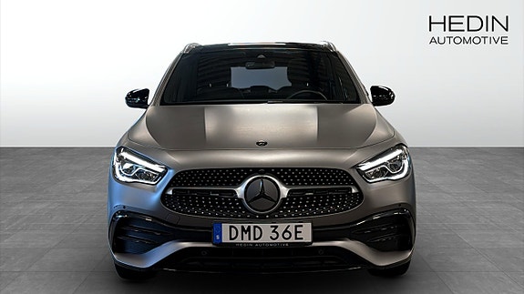 Mercedes-Benz GLA 250 8 of 16