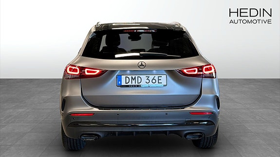 Mercedes-Benz GLA 250 7 of 16