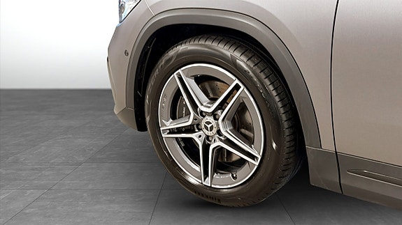 Mercedes-Benz GLA 250 9 of 16