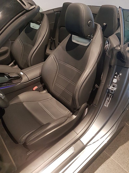 Mercedes-Benz SL 63 AMG 9 of 11