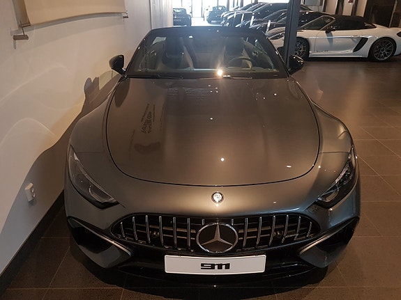 Mercedes-Benz SL 63 AMG 3 of 11