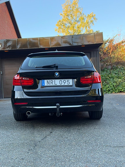 BMW 320d 3 of 5