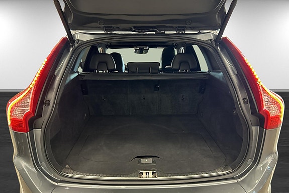 Volvo XC60 9 of 23