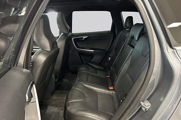Volvo XC60 13 of 23