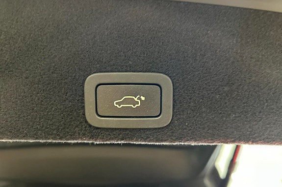 Volvo XC60 10 of 23