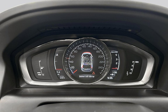 Volvo XC60 16 of 23