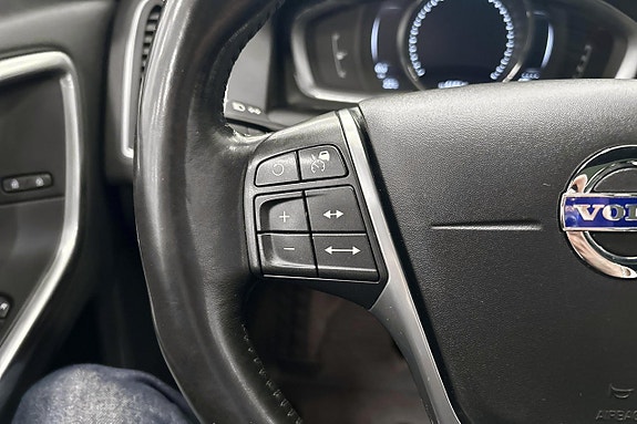 Volvo XC60 17 of 23