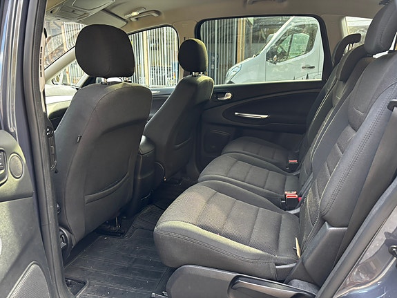 Ford S-MAX 9 of 12