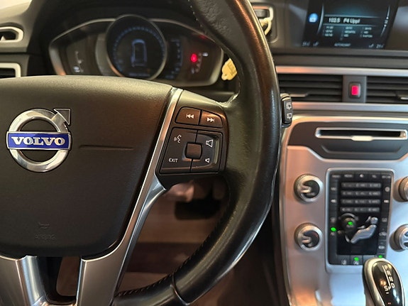Volvo V70 11 of 21