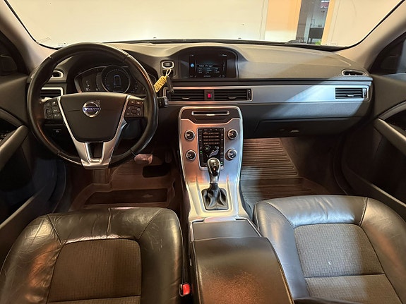 Volvo V70 8 of 21