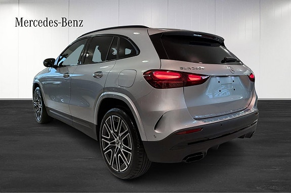 Mercedes-Benz GLA 250 e 3 of 15
