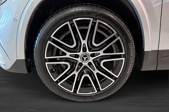 Mercedes-Benz GLA 250 e 5 of 15