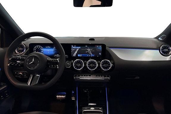 Mercedes-Benz GLA 250 e 8 of 15
