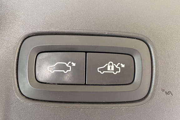 Volvo V90 Cross Country 18 of 19