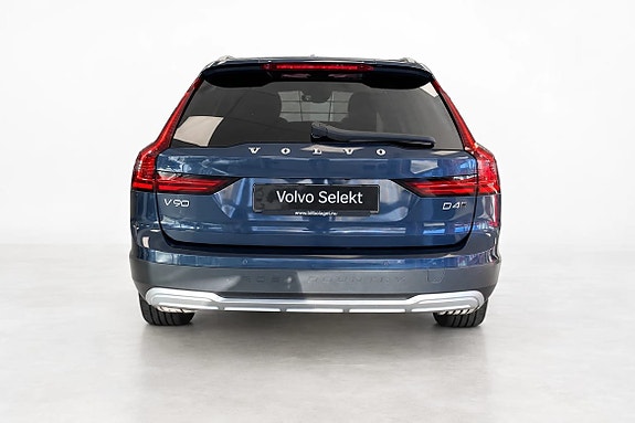Volvo V90 Cross Country 8 of 19