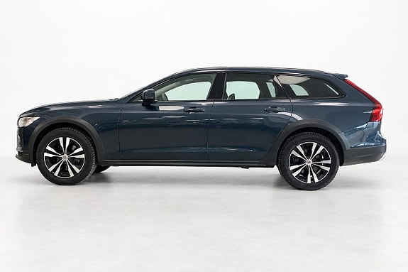 Volvo V90 Cross Country 3 of 19