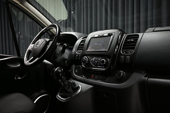 Opel Vivaro 24 of 25