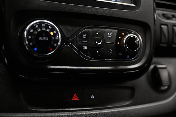 Opel Vivaro 19 of 25