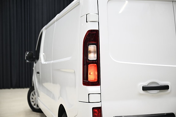 Opel Vivaro 10 of 25