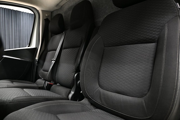Opel Vivaro 16 of 25