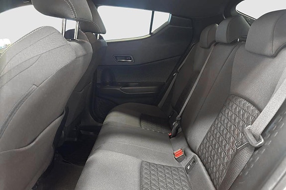 Toyota C-HR 14 of 14