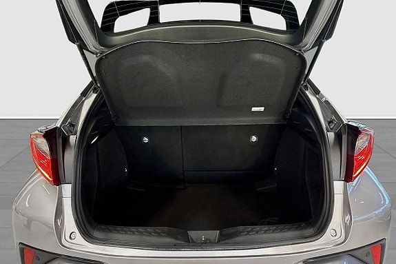 Toyota C-HR 7 of 14