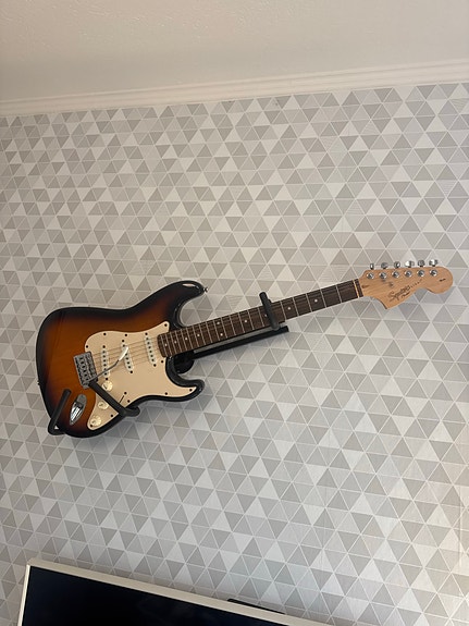 Squier Stratocaster elgitarr sunburst