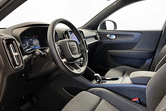 Volvo EX40 5 of 16