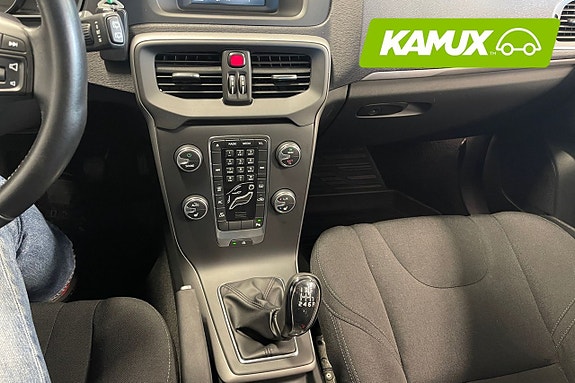 Volvo V40 12 of 26