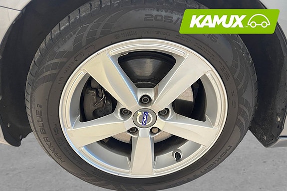 Volvo V40 8 of 26