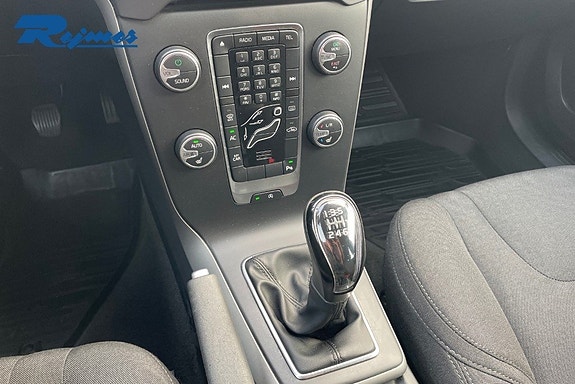 Volvo V40 12 of 21