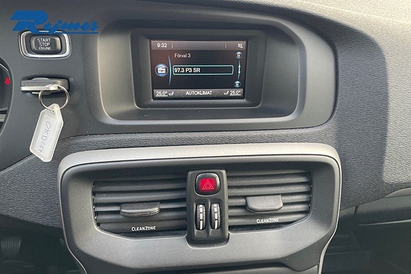 Volvo V40 14 of 21
