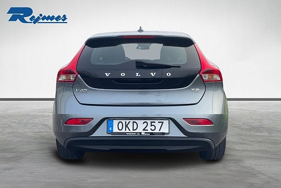 Volvo V40 8 of 21