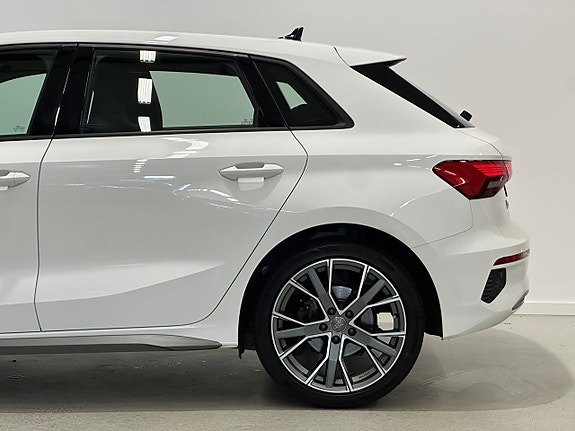 Audi A3 6 of 23