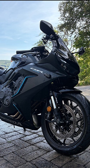 Honda CBR650R 2 of 4