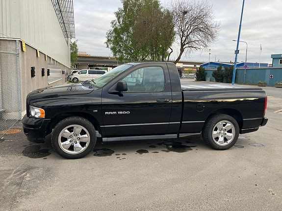 Dodge RAM 1500 2 of 5