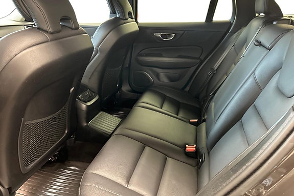 Volvo V60 13 of 30