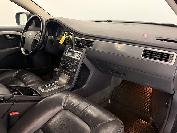 Volvo XC70 12 of 20