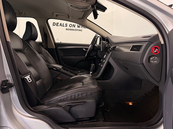 Volvo XC70 14 of 20