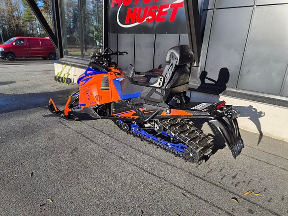 Yamaha SR VIPER XTX 146 -20 2 of 3