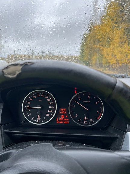 BMW 530d 4 of 5