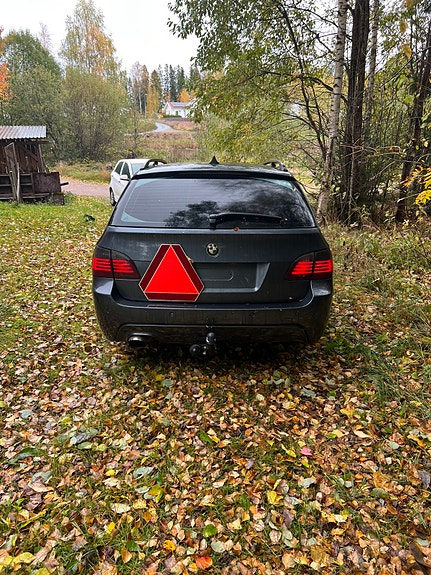 BMW 530d 2 of 5