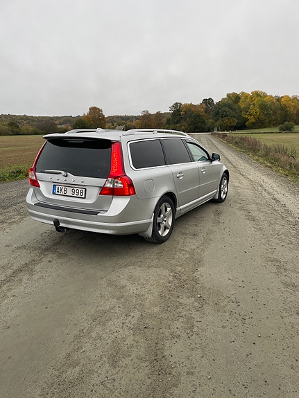 Volvo V70 4 of 11