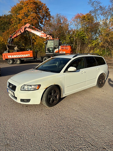 Volvo V50 3 of 3