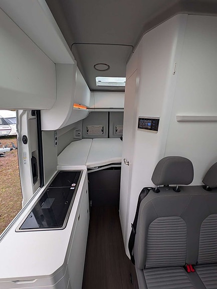 Volkswagen Grand California 10 of 20