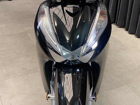Honda SH300A 9 of 30