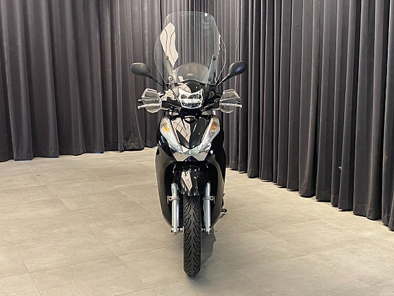 Honda SH300A 2 of 30